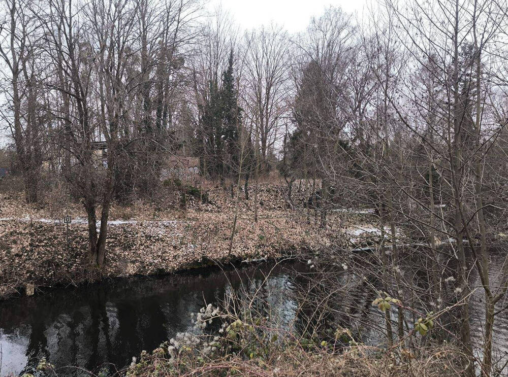 Thumbnail-Wassergrundstück als Erholungsgrundstück und mit Entwicklungspotential am Kanal