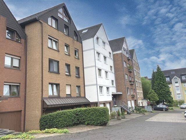 Thumbnail-Große leerstehende 3,5 Zi.- Wohnung in ruhiger Top-Lage mit großem Balkon und Garage