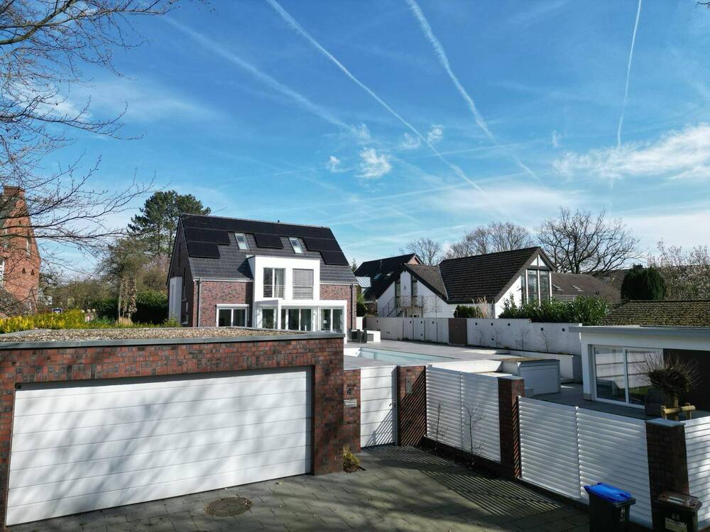 Thumbnail-Außergewöhnliches Einfamilienhaus auf Erbpachtgrundstück mit Pool und Saunahaus in Münster-Gievenbeck