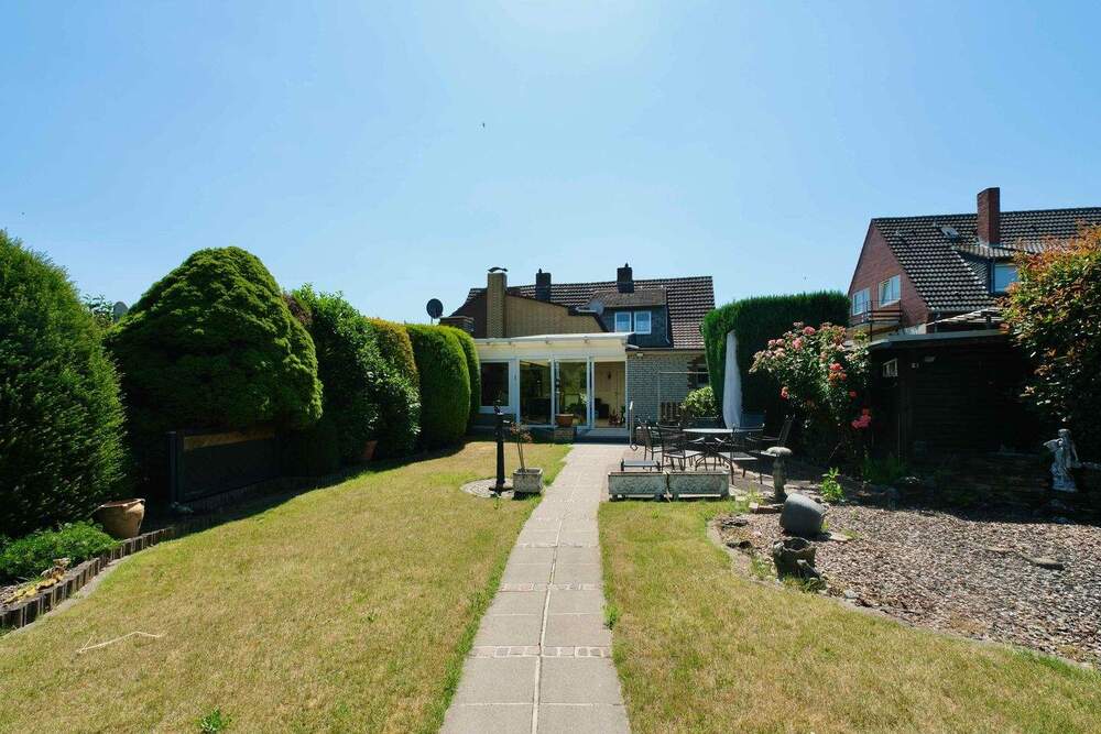 Thumbnail-Familienfreundlich wohnen auf großem Grundstück in Reuschenberg