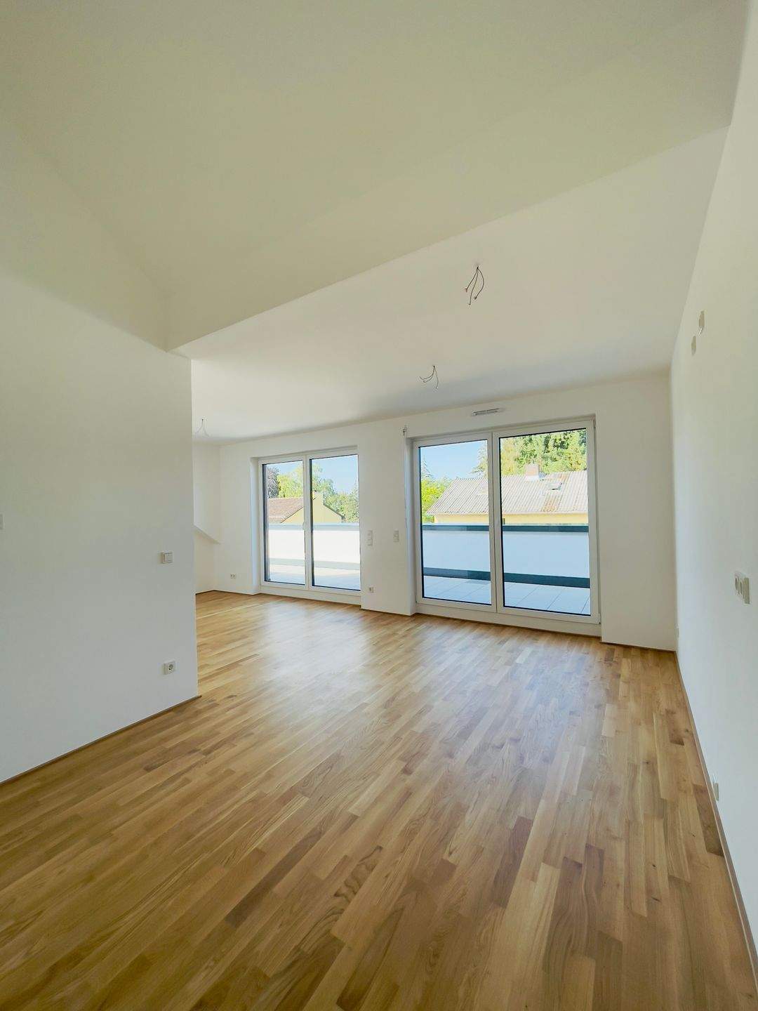 Thumbnail-Neubau DG Wohnung mit Blick in den Taunus.