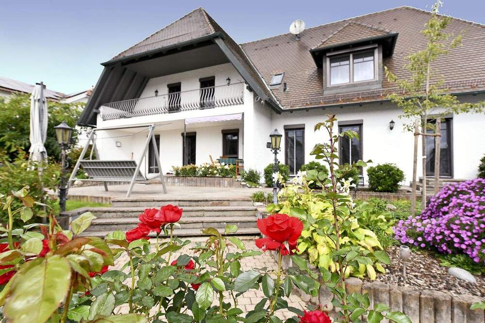 Thumbnail-Großzügig. Modern. Energiesparend. Kernsaniertes Einfamilienhaus mit Stil zu verkaufen.