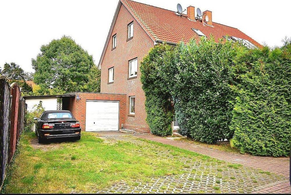 Thumbnail-Massive Doppelhaushälfte in Hamburg-Fischbek