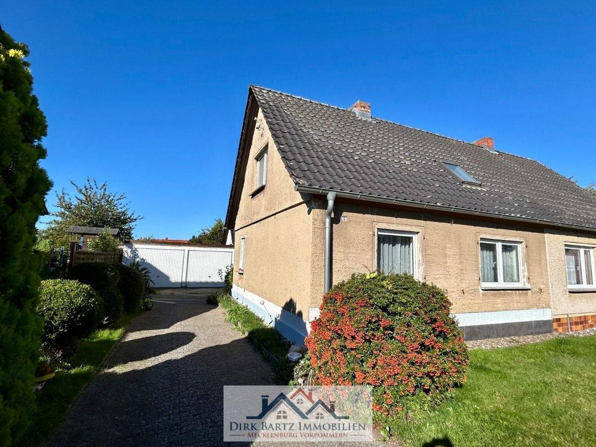 Thumbnail-Doppelhaushälfte am Stadtrand von Demmin mit schönem Grundstück!