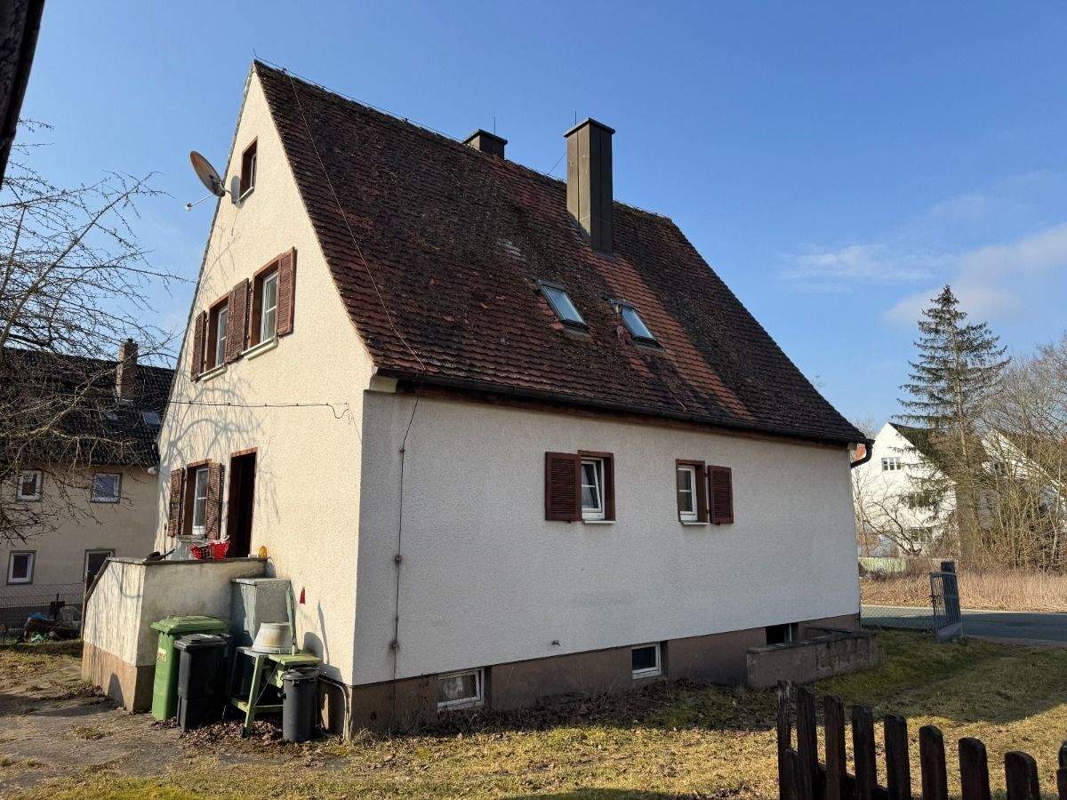 Thumbnail-Freistehendes Einfamilienhaus im Dornröschenschlaf in AnsbachObereichenbach zu verkaufen