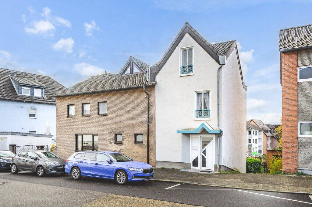 Thumbnail-Teil vermietetes Zweifamilienhaus mit Apartment und Garage