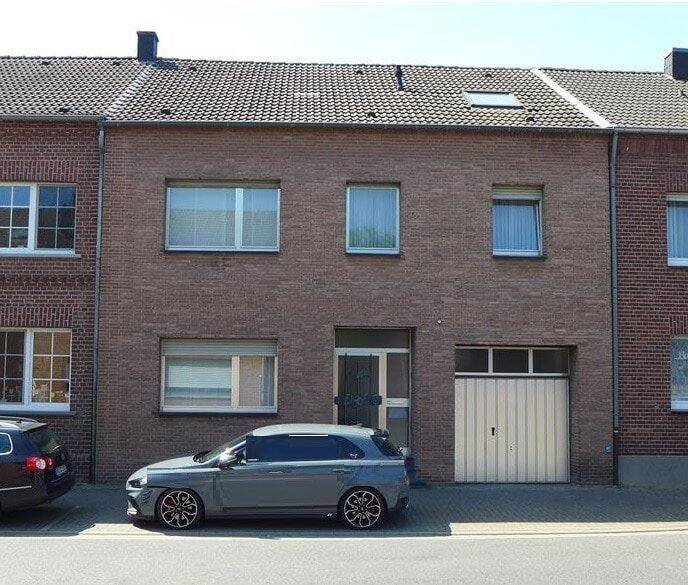 Thumbnail-Familien- oder Mehrgenerationendomizil: renoviertes Wohnhaus mit Innenhof, Garage, Nebengebäude und Garten