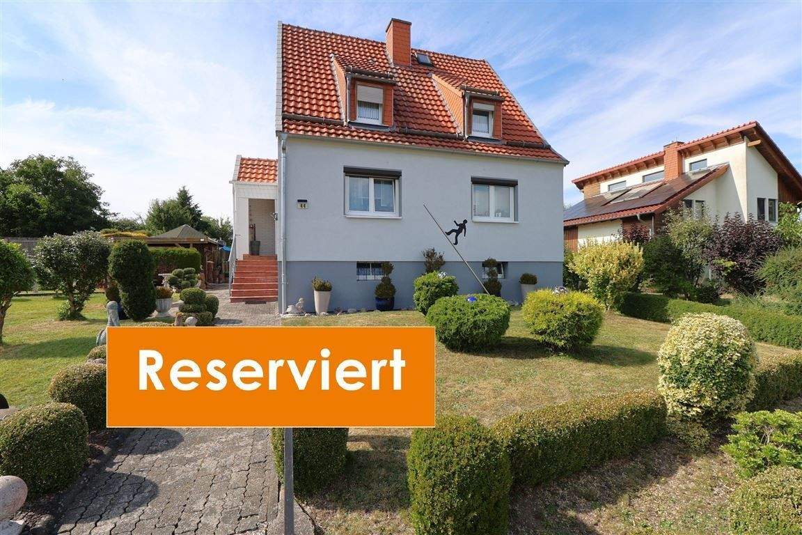 Thumbnail-Wohlfühlen pur: Einfamilienhaus mit Traumgarten und zwei Carports