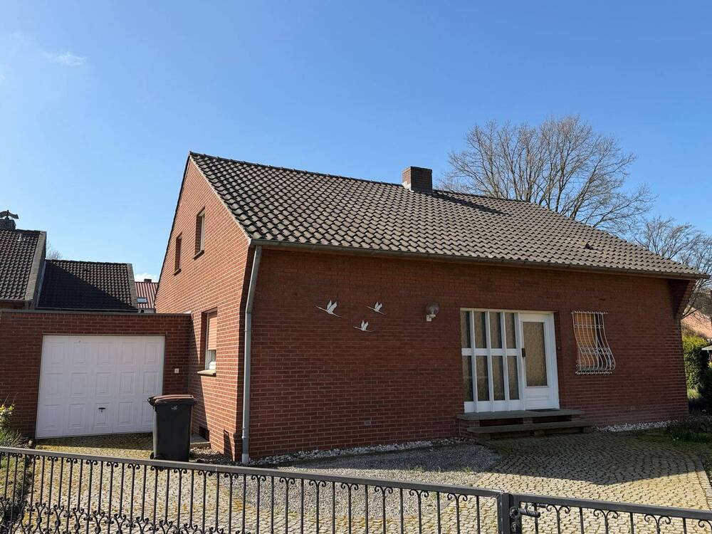 Thumbnail-Veert: Einfamilienhaus mit Entwicklungspotenzial