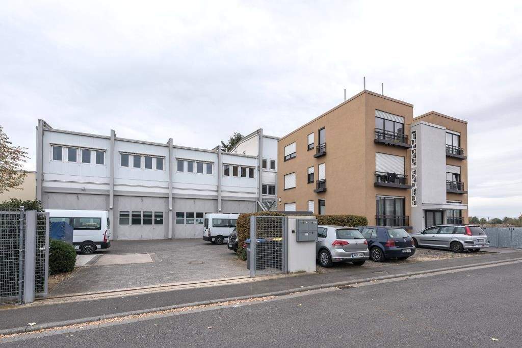 Thumbnail-Vielseitig nutzbar: Bürohaus mit Hallentrakt und Werkswohnungen