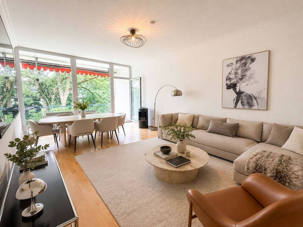 Thumbnail-Helle & großzügige Wohnung in Oberkassel mit Einbauküche und zwei Balkonen