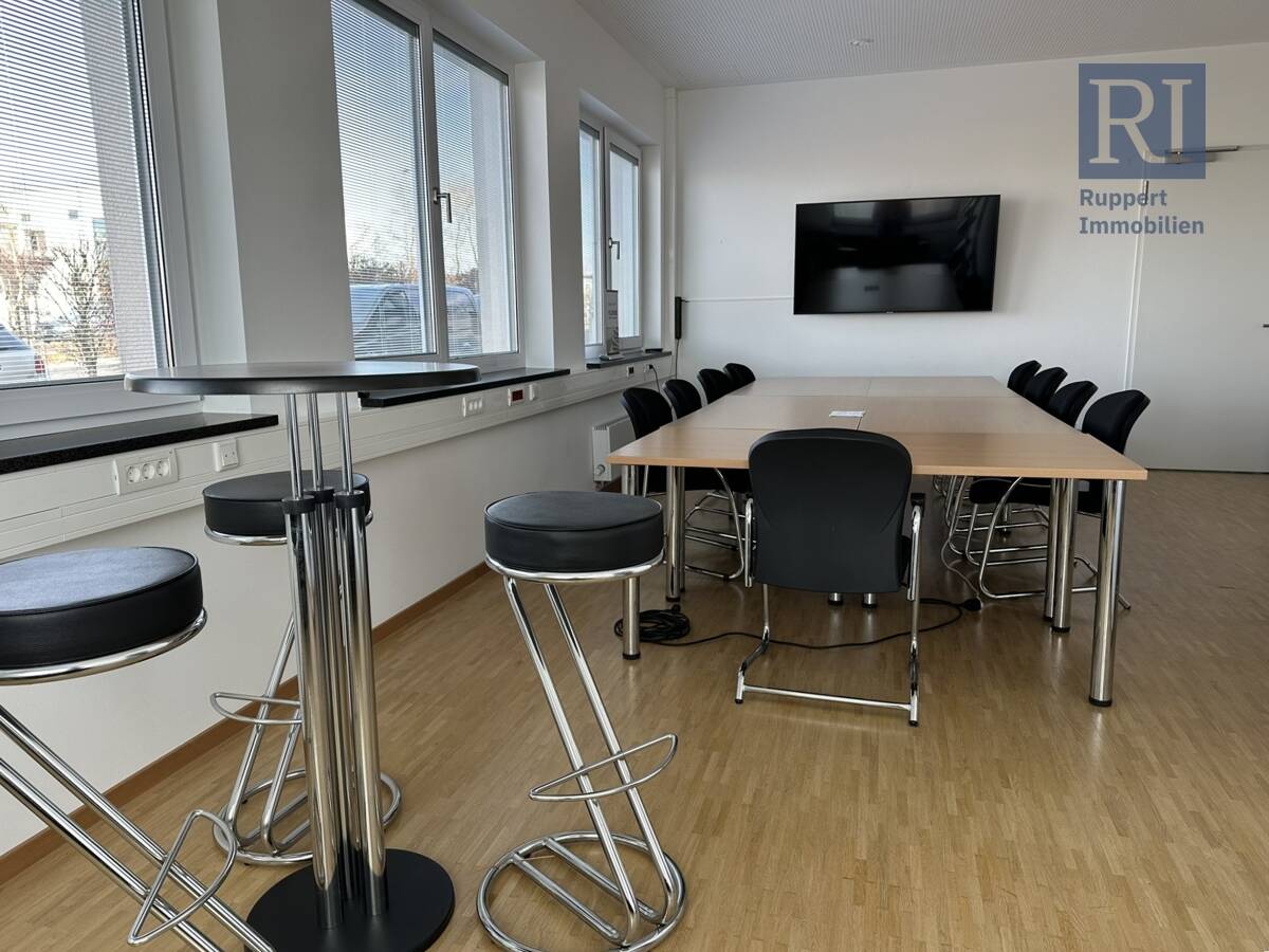 Thumbnail-Lichtdurchflutete und moderne Bürofläche mit guter Anbindung in Waldbüttelbrunn