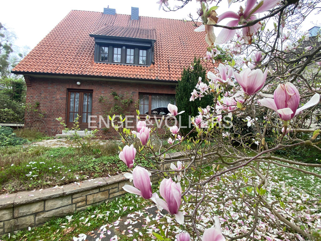 Thumbnail-Altbau mit Geschichte- oder Platz für Ihre eigene