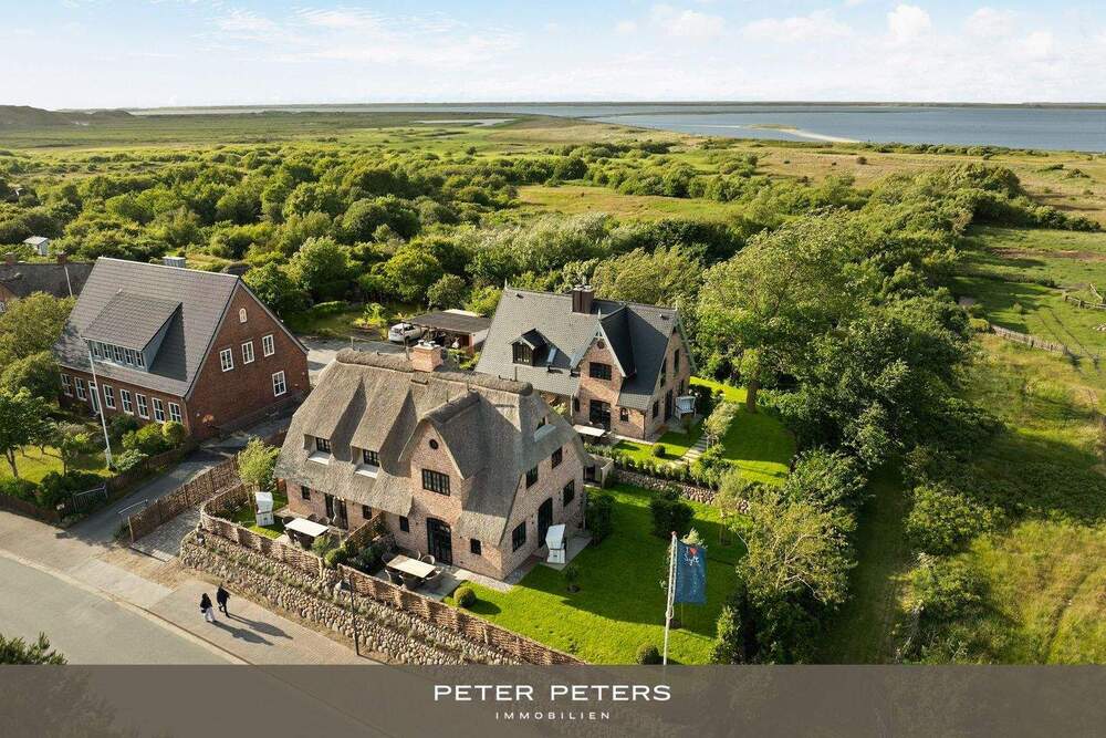 Thumbnail-Haushälfte unter Reet in schöner Lage nahe des Königshafens - Ferienhaus