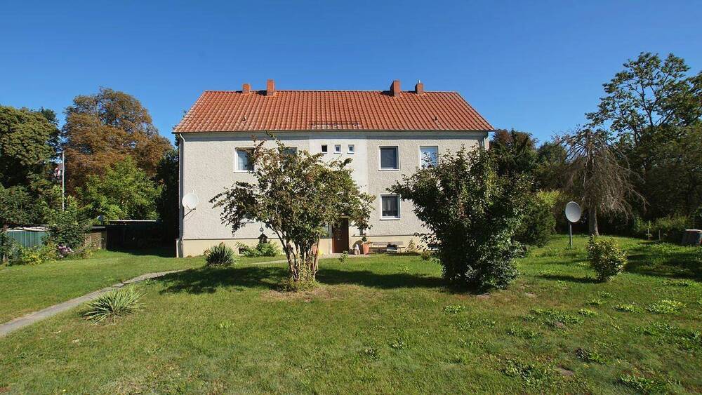 Thumbnail-Modernisiertes Mehrfamilienhaus auf großem Grundstück in schöner Lage von Hohenfinow