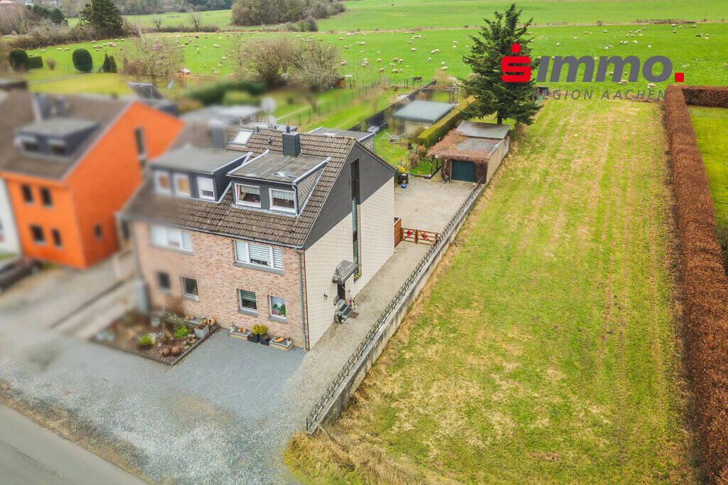 Thumbnail-Großzügiges und bezugsfreies Einfamilienhaus in bester Lage von Breinig, mit traumhaftem Ausblick