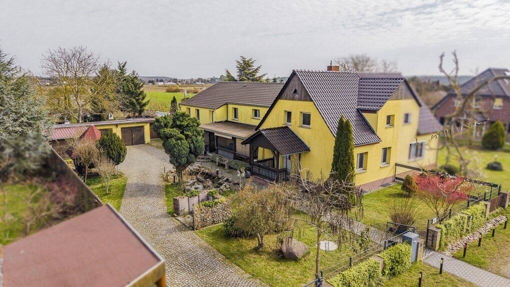 Thumbnail-Familienparadies mit Extras: Vielseitige Wohnimmobilie mit Einliegerwohnung, großzügiger Terrasse & pool