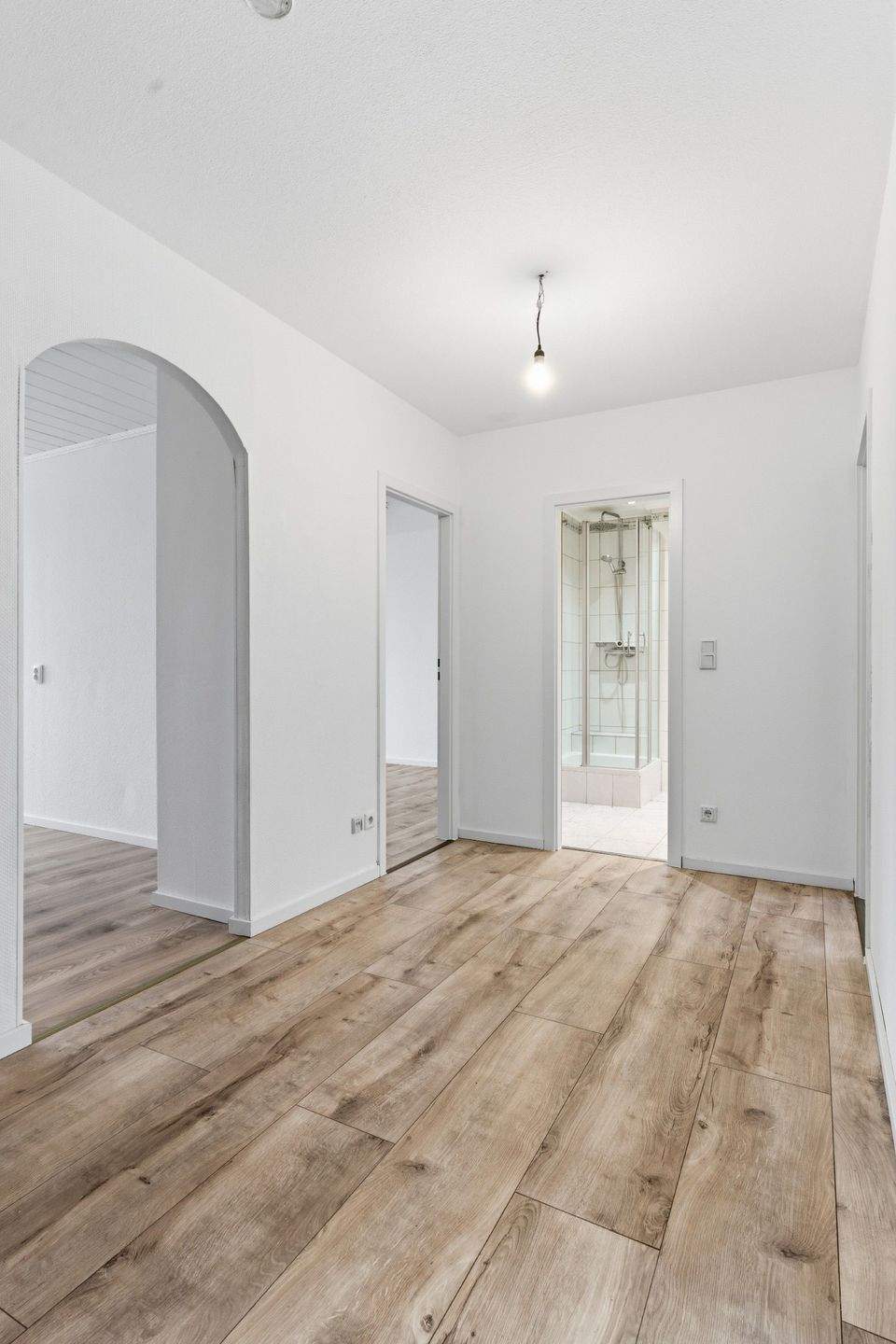 Thumbnail-Renovierte 4-Zimmer-Wohnung mit Loggia – sofort frei & perfekt für Familien