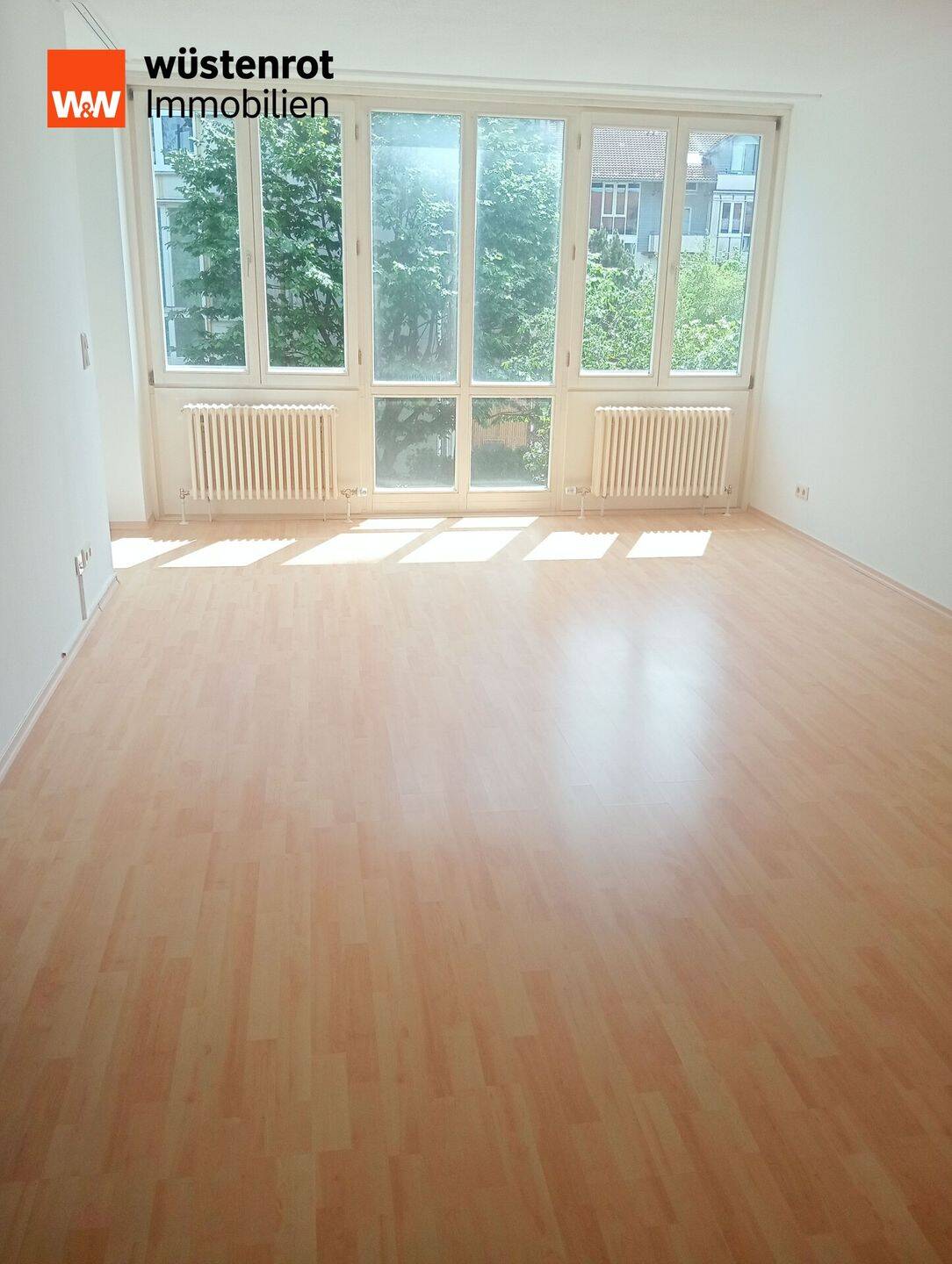 Thumbnail-Sonnige 2 Zimmerwohnung mit Balkon in Bad Tölz , zur Stadtmitte nur ca. 8 Gehminuten. Ca.57 m². TG