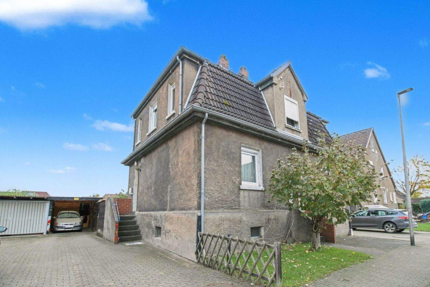 Thumbnail-Freistehendes Zweifamilienhaus mit großem Garten in Hamm-Herringen