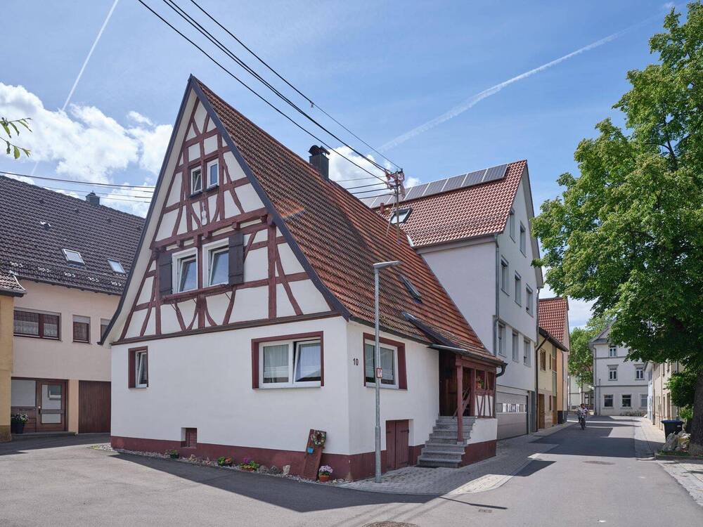 Thumbnail-Das perfekte Haus für die kleine Familie: Topzustand und zentral gelegen in Dettingen
