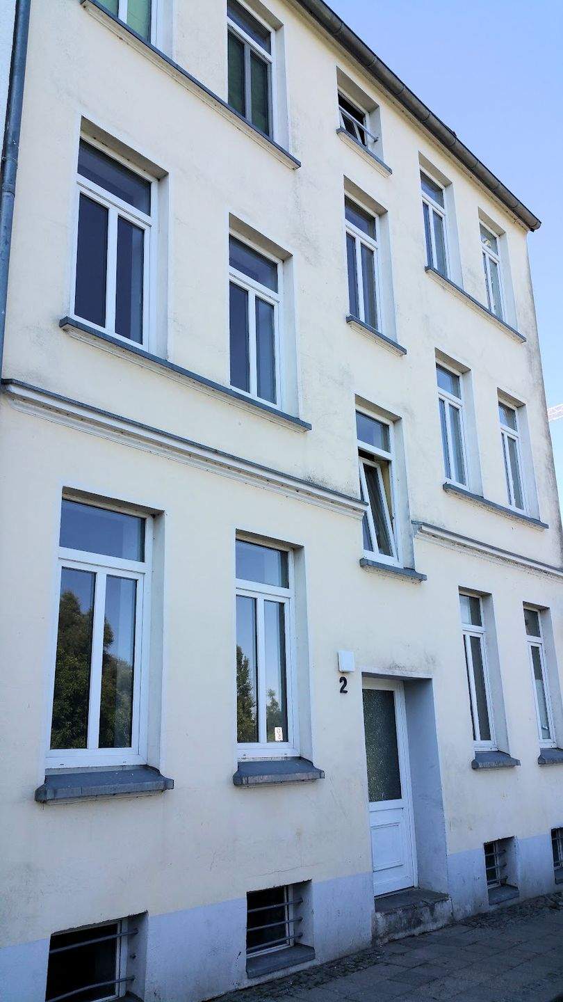 Thumbnail-Frisch renovierte Wohnung im Dachgeschoss sucht neuen Mieter.