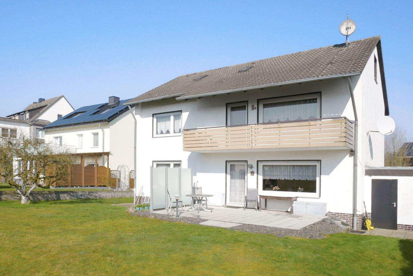 Thumbnail-Fuldabrück - Dennhausen ... Freistehendes 2-Familienhaus mit Garage