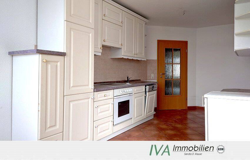 Thumbnail-Komfortable 3-Raum-Wohnung mit Einbauküche, Balkon u. Fahrstuhl im Stadtzentrum Riesa´s