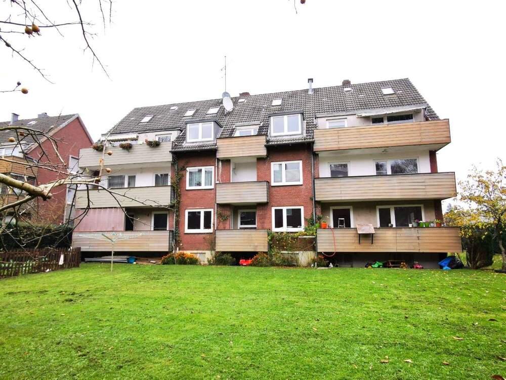 Thumbnail-Investment! Mehrfamilienhaus mit 9 Wohneinheiten in Neumünster