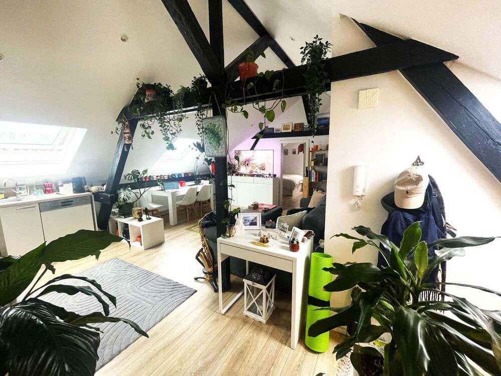 Thumbnail-Schnuckelige, teilmöblierte 2-Zi-Dachgeschosswohnung in zentraler Ruhiglage Bonn-Zentrum