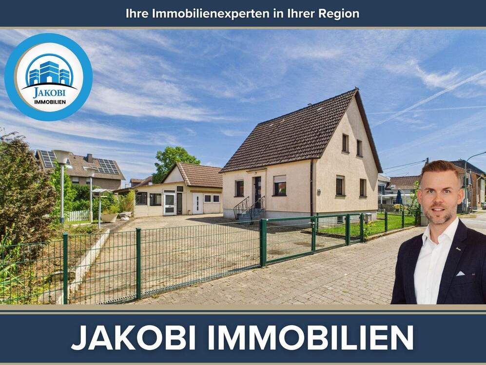 Thumbnail-Freistehendes Einfamilienhaus mit großzügigem Nebengebäude und Grundstück in Vettweiß Gladbach.