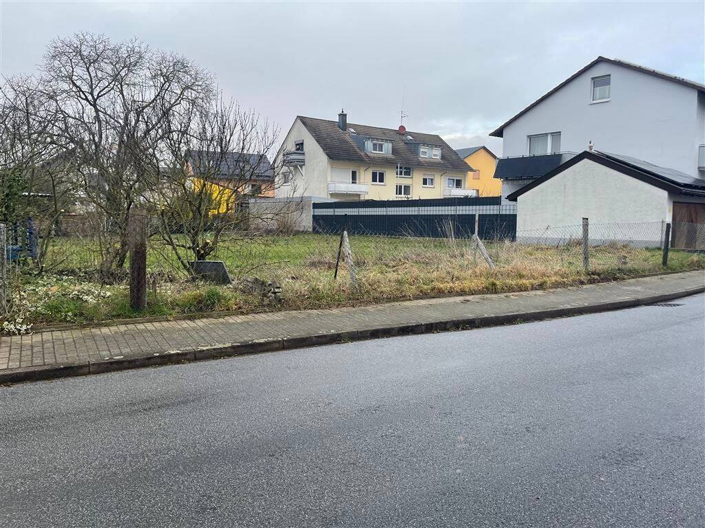 Thumbnail-Gut geschnittenes großes Grundstück - nach Bau-GB bebaubar