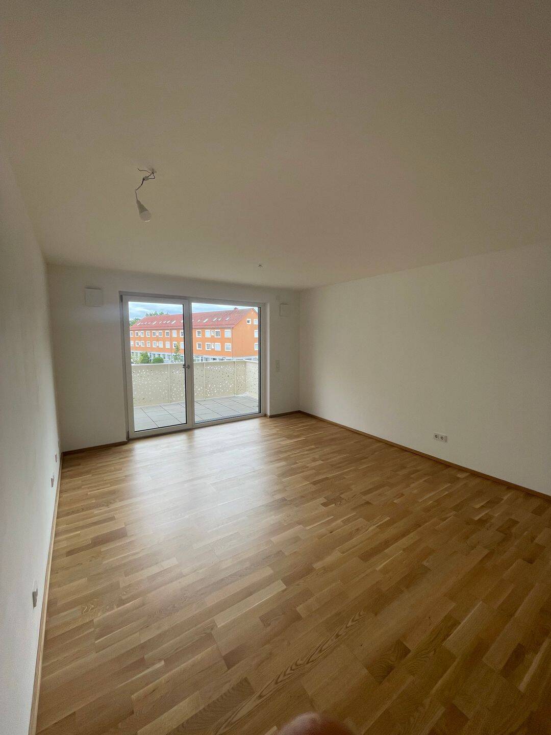 Thumbnail-Sonnige 3-Zimmer Whg mit Einbauküche, Balkon und TG-Stellplatz