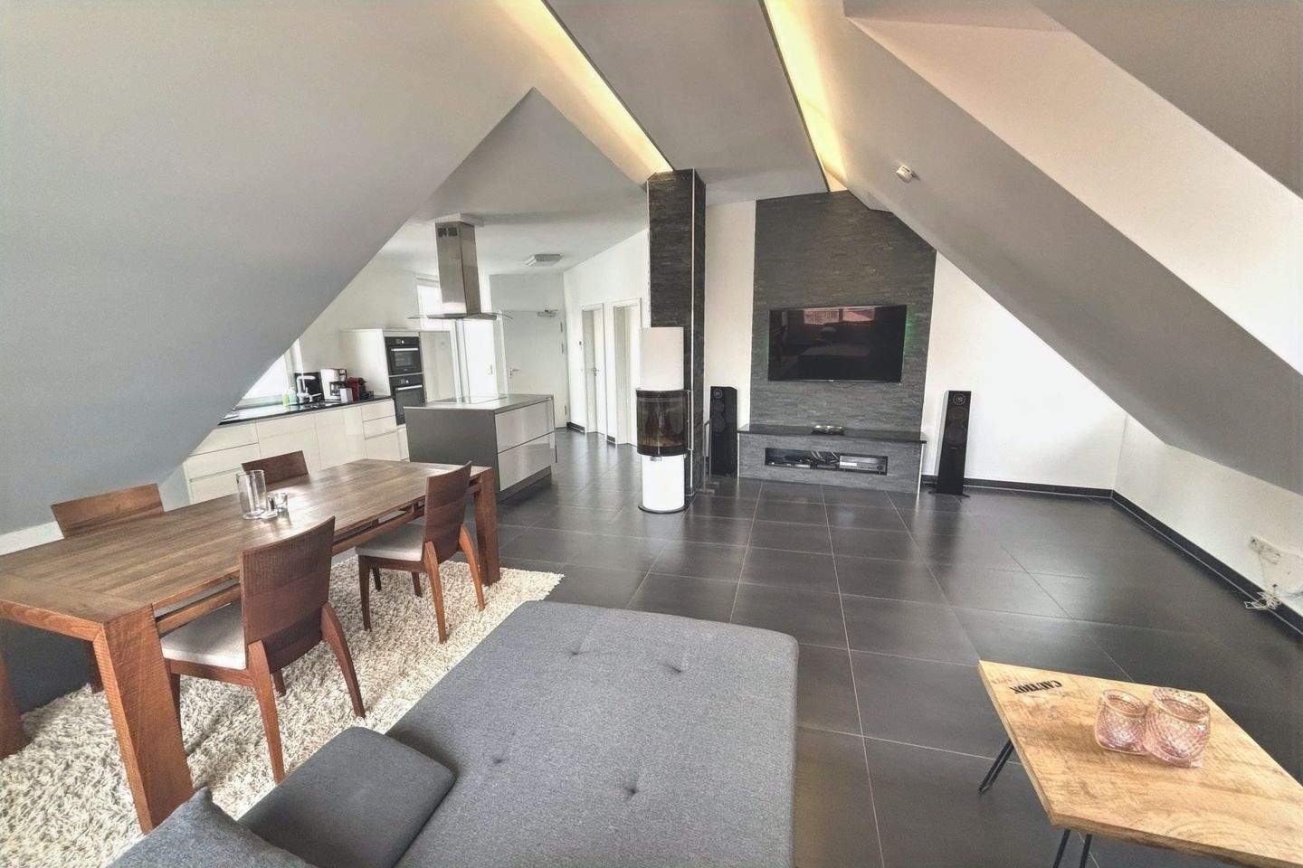 Thumbnail-Exklusive und einmalige Dachgeschosswohnung an der Promenade!