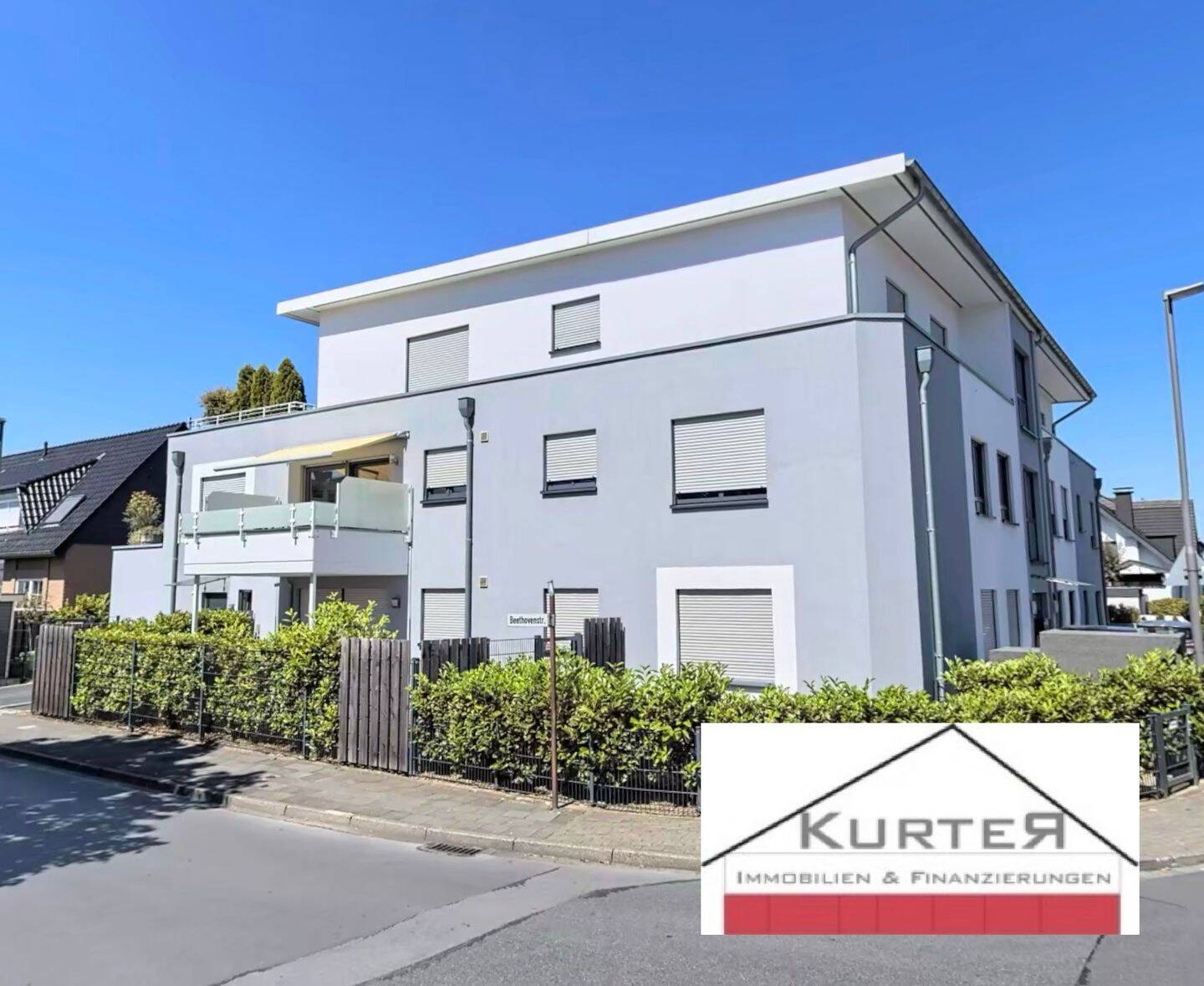 Thumbnail-ZENTRAL GELEGEN - VIER ZIMMER WOHNUNG MIT KLEINEM GARTEN