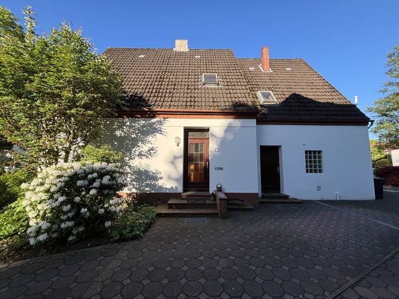 Thumbnail-Charmantes Ein-Zweifamilienhaus mit großem Garten in Bremen-Schönebeck - viel Potenzial!