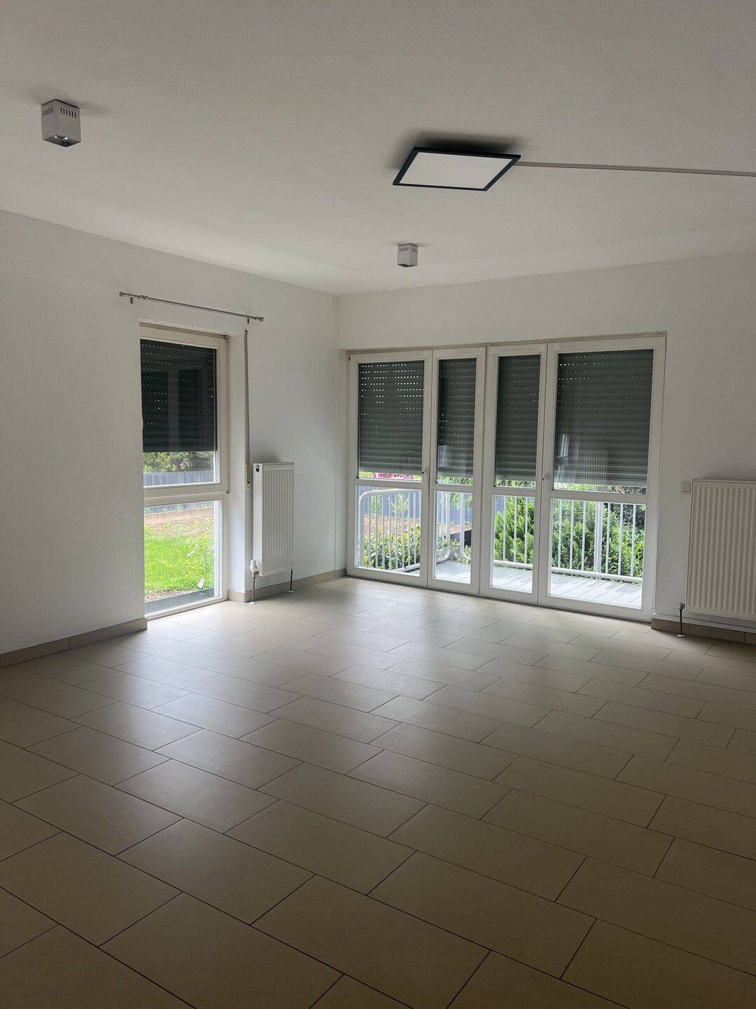 Thumbnail-Großzügiges Wohnerlebnis im Herzen von Saarlouis - Moderne 5-Zimmer-Wohnung mit Balkon und hochwertiger Ausstattung