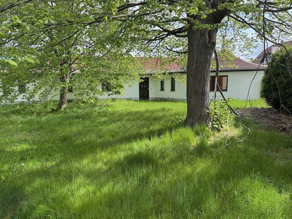 Thumbnail-Einfamilienhaus im Bungalowstil in Ullersdorf zum Kauf | sanierungsbedürftig | mit Entwurfsplanung