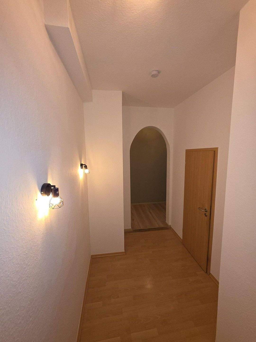 Thumbnail-3-ZImmer Wohnung in zentraler Lage