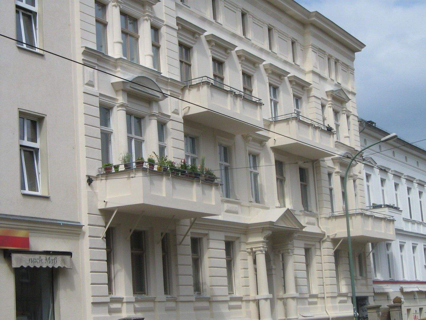 Thumbnail-sehr sonnige Wohnung, Stuck, nahe Park. 4- (bzw. nach Umbau) 5- Zimmer Balkon PKW Stellplatz