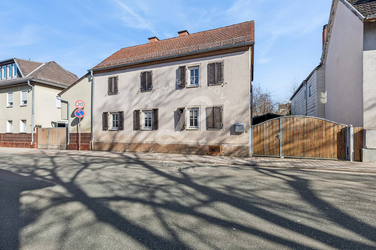 Thumbnail-Sanierungsbedürftiges Einfamilienhaus mit Potenzial in Klein-Karben