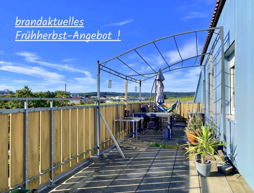 große Balkon-Terrasse ....