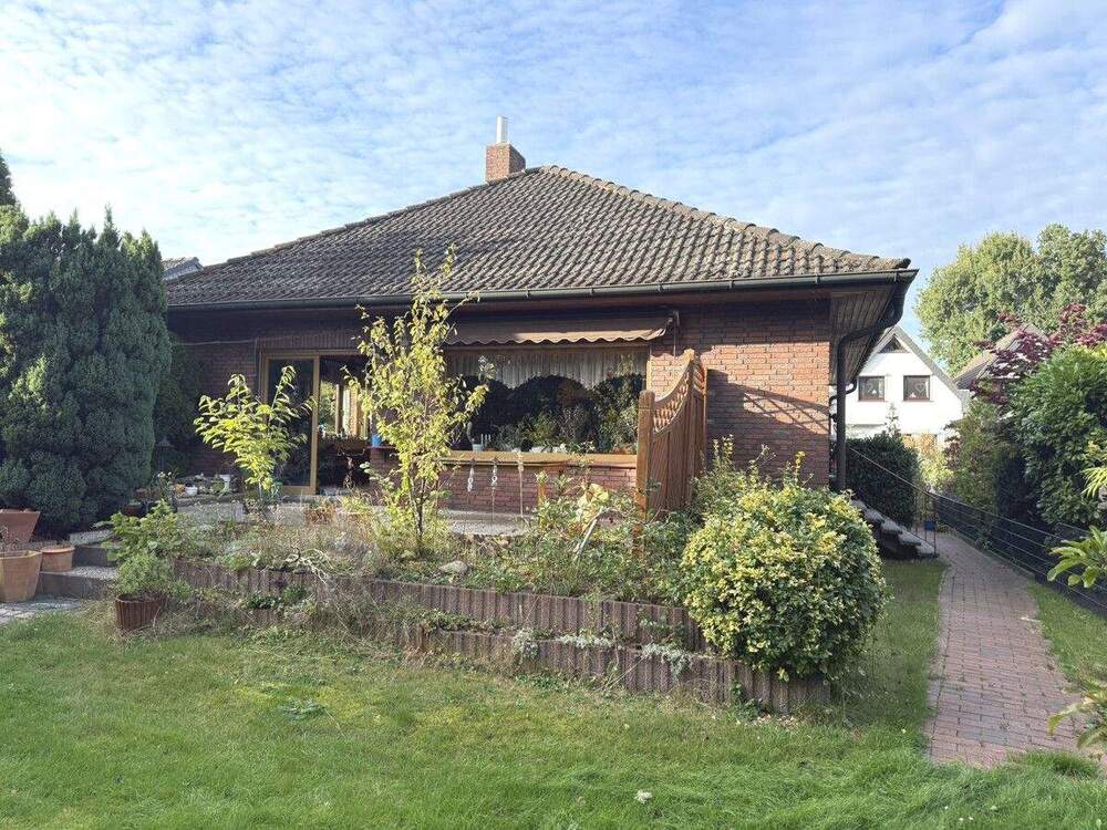 Thumbnail-PURNHAGEN-IMMOBILIEN - Charmanter Bungalow mit Terrasse und Garten in Bremen-Farge