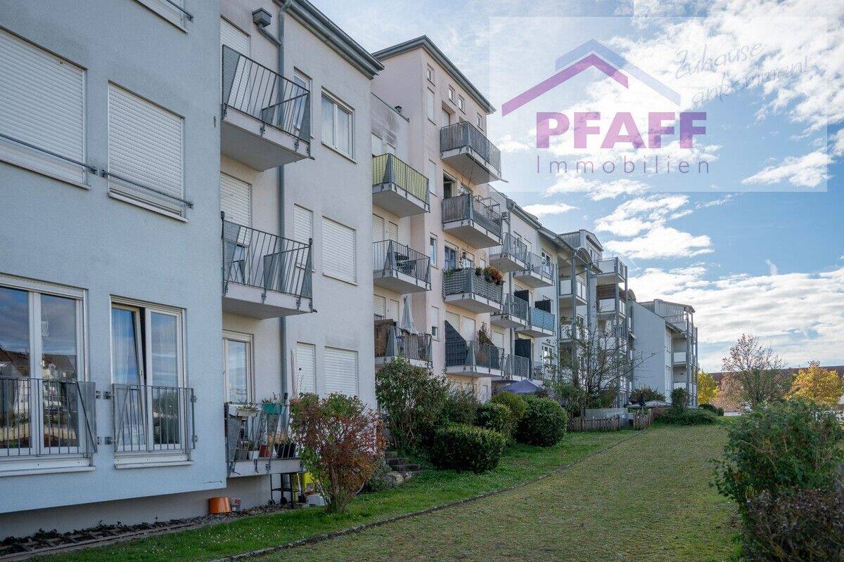 Thumbnail-Zuhause ankommen in Singen in der Überlinger Str.! Vermietete 2 Zi.-Wohnung mit Balkon + TG-Platz