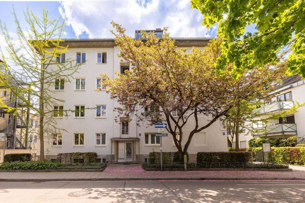 Thumbnail-Investieren mit Perspektive in Laim: Zwei aufgeteilte, gepflegte MFH - 14 Einheiten, 23 TG-Stellpl.