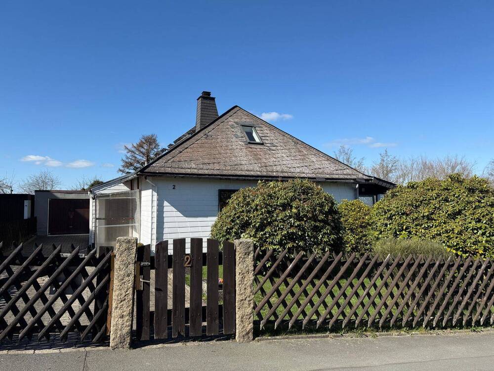 Hausansicht von der Straße