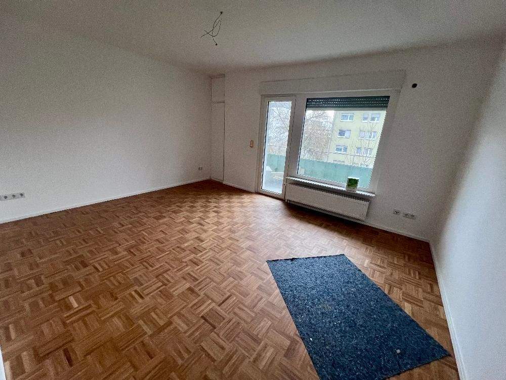 Thumbnail-Erstbezug nach Sanierung: freundliche 2-Zimmer-Wohnung mit Balkon nahe Hanauer Landstr