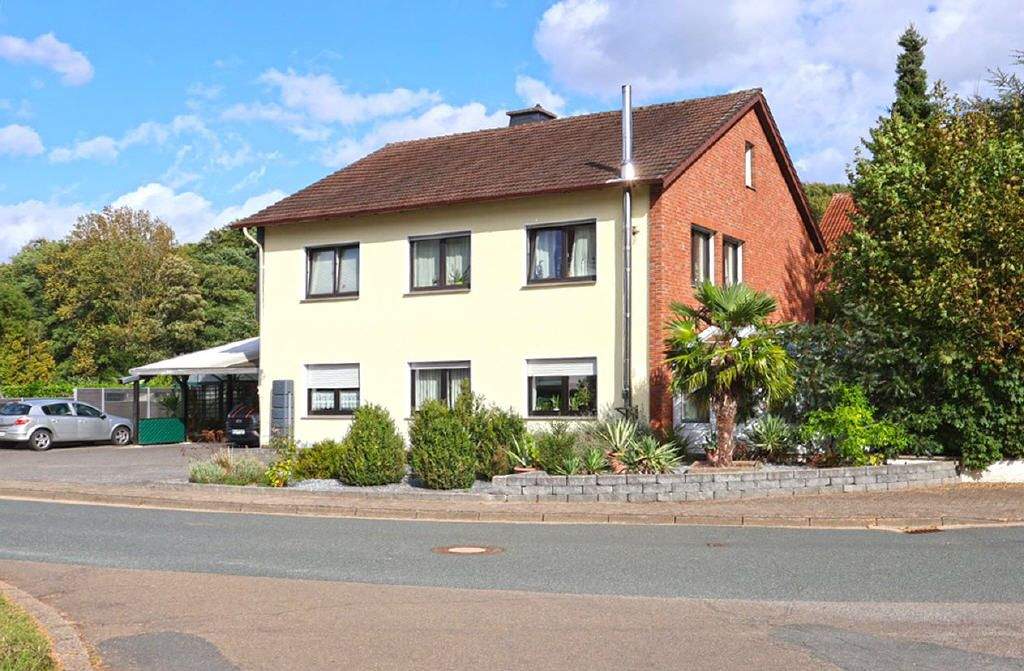 Thumbnail-Attraktives Zweifamilienhaus in beliebter Lage