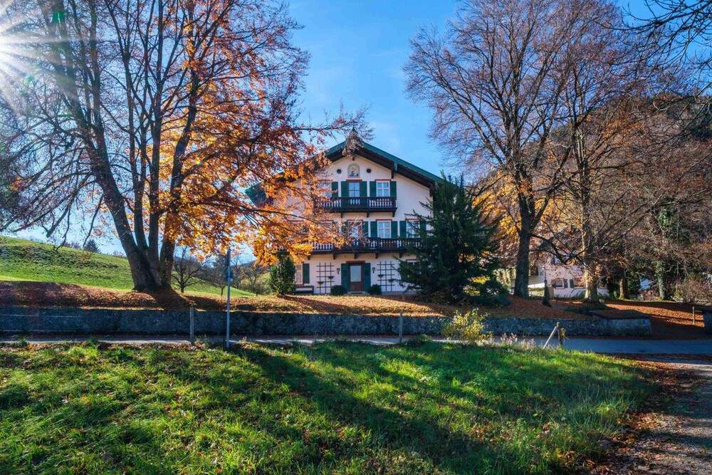 Thumbnail-Historisches Mehrfamilienhaus mit zusätzlichem Baurecht