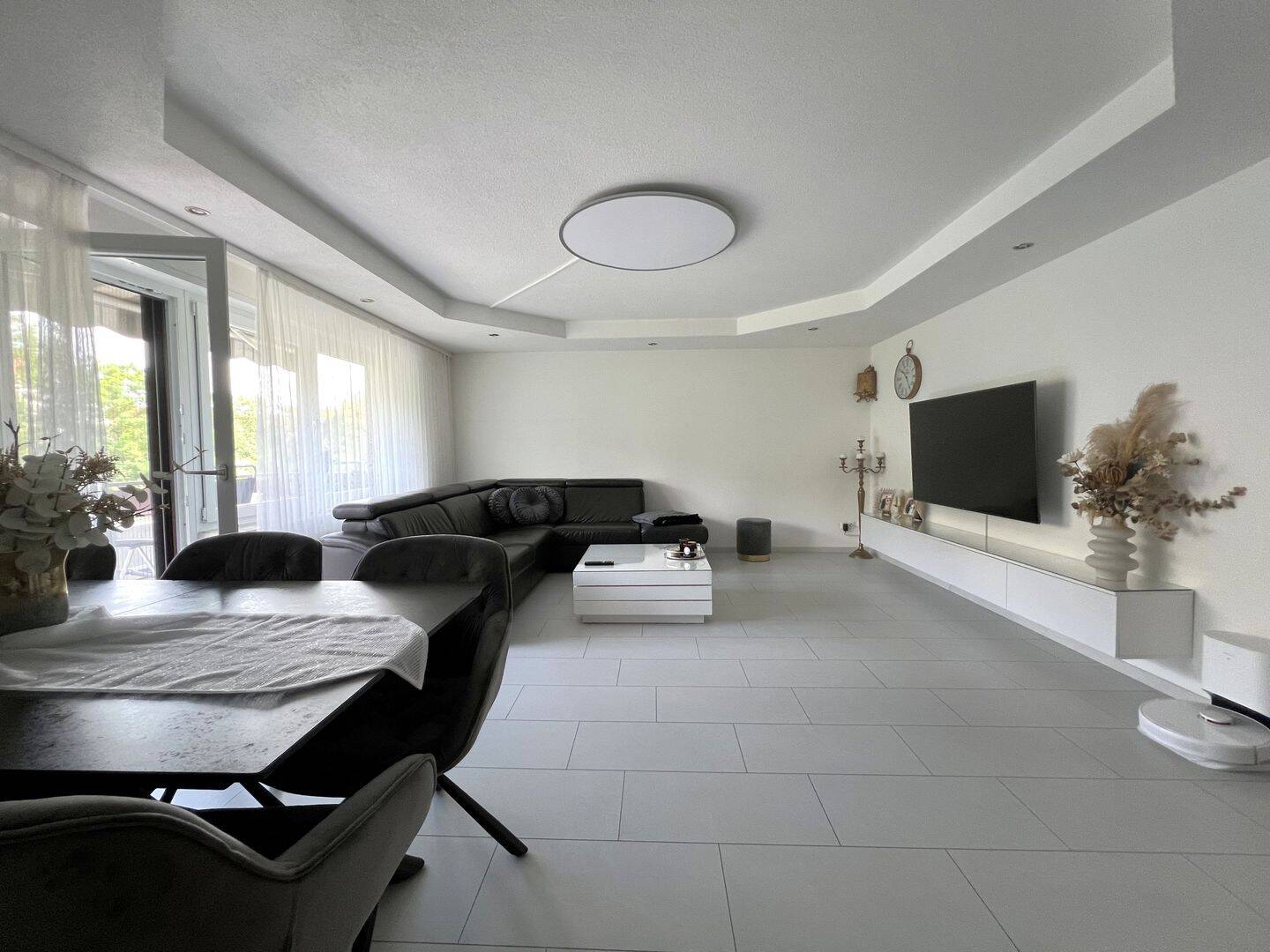 Thumbnail-Moderne 4-Zimmer-Wohnung mit Balkon in Bretten-Kernstadt